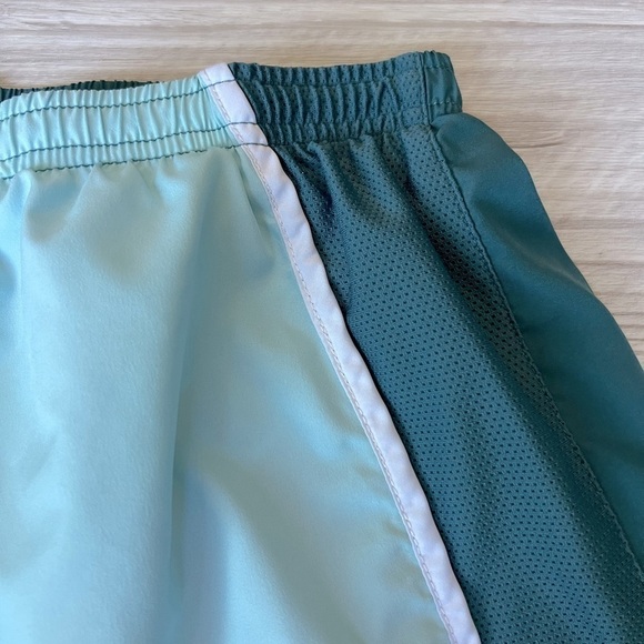 NIKE dri-fit running shorts size S EUC - Picture 3 of 15